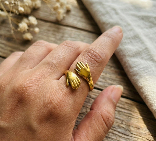 Hug Ring
